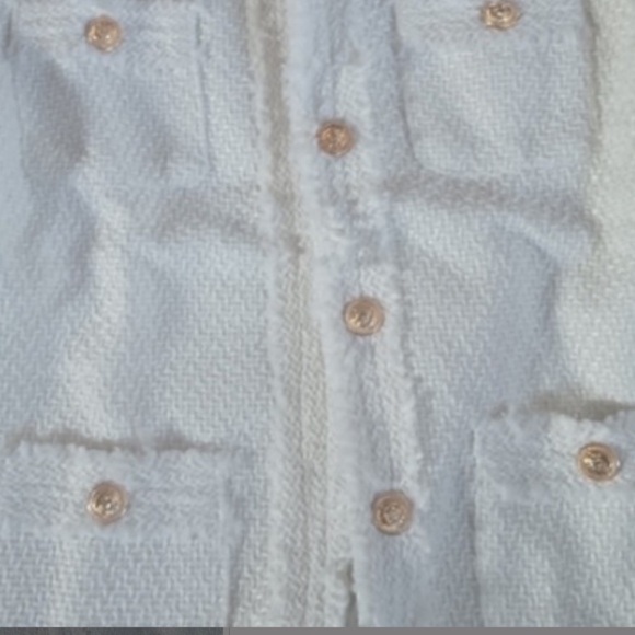 Last One Women’s White Tweed Jacket Gold embossed button detail XL NWT - Picture 10 of 15
